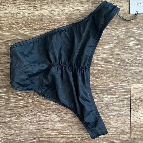 Black high leg bikini bottom - Picture 1 of 3